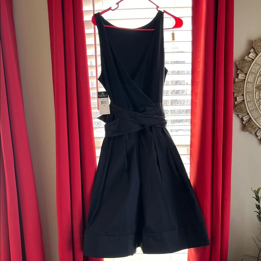 Elegant Navy Blue Sleeveless Wrap Waist Dress - Picture 1 of 8